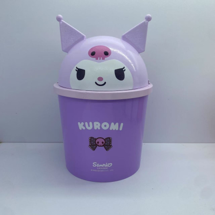 Prügikast kiikkaanega Kuromi